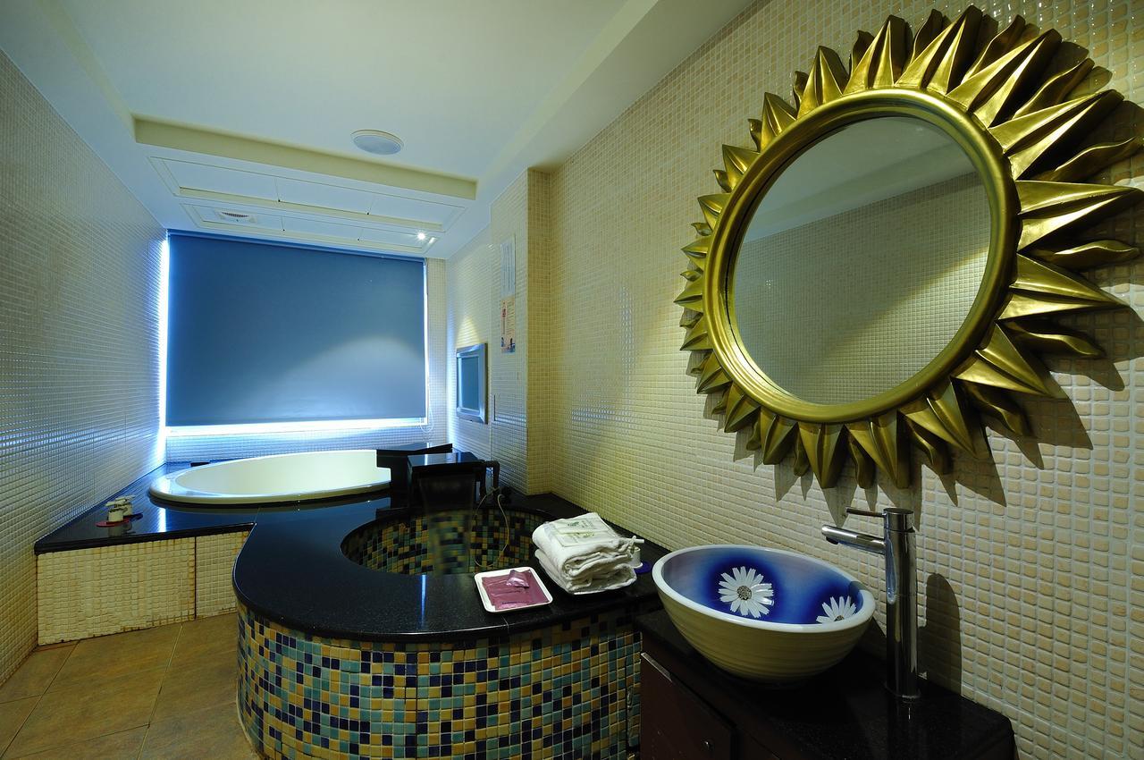 Jin Spa Resort Hotel Цзіньшань Екстер'єр фото